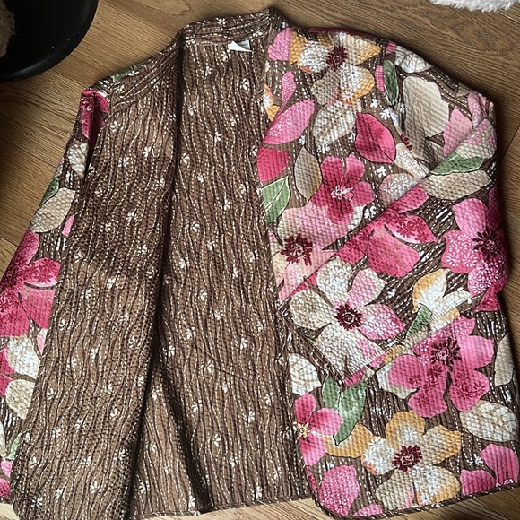 Alfred Dunner Montego Bay Printed Reversible Quilted Jacket - Picture 5 of 10